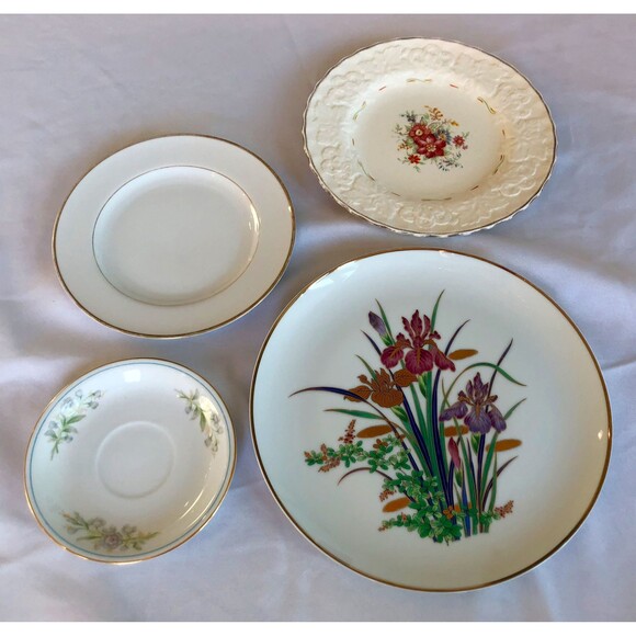 4 Piece Mixed and Matched Fine China Place Setting, Floral and Gold Rim Themed - Picture 2 of 10